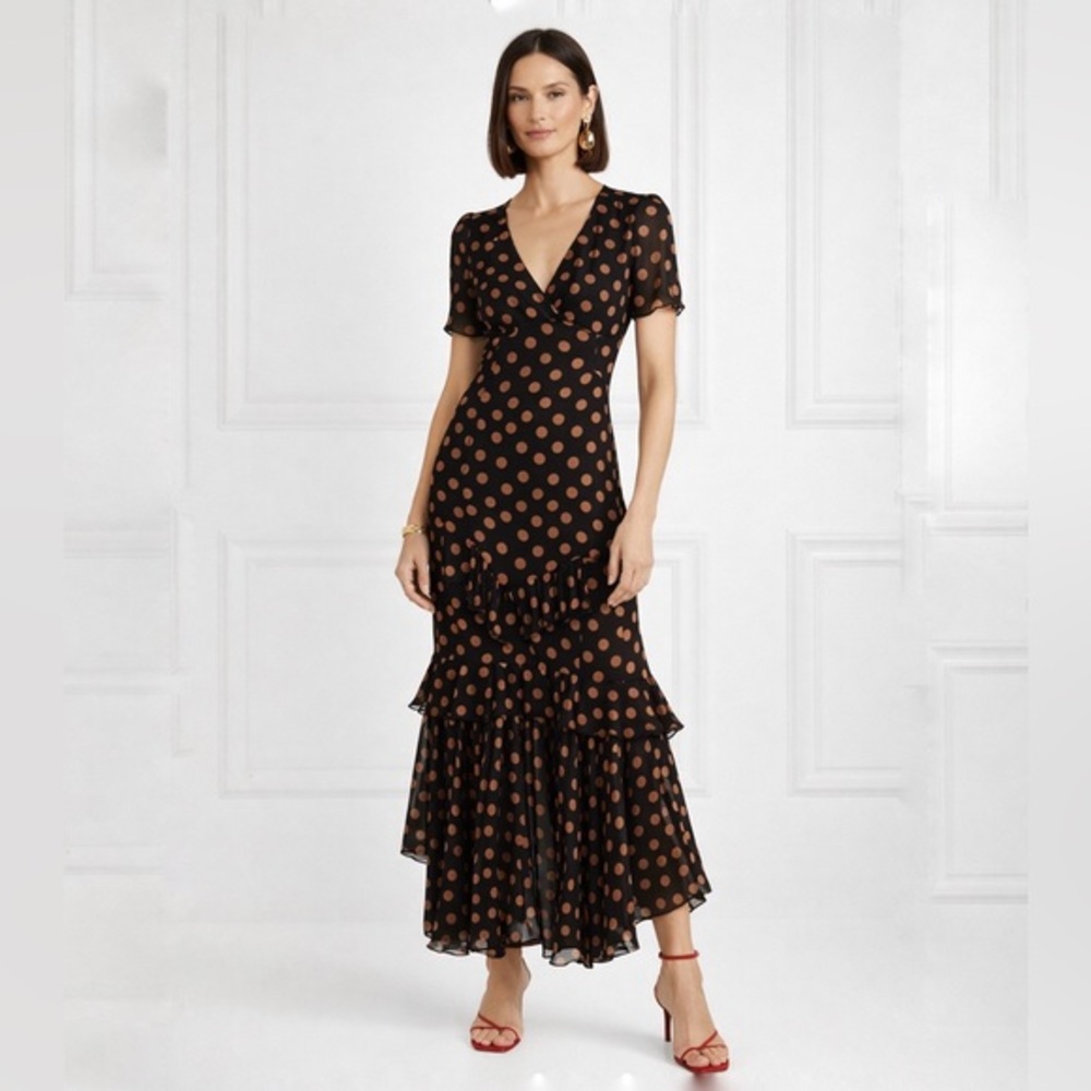 De La Vali NWT Polka Dot Maxi Dress Women’s Size 6 Black‎ V-Neck Ruffle Hem